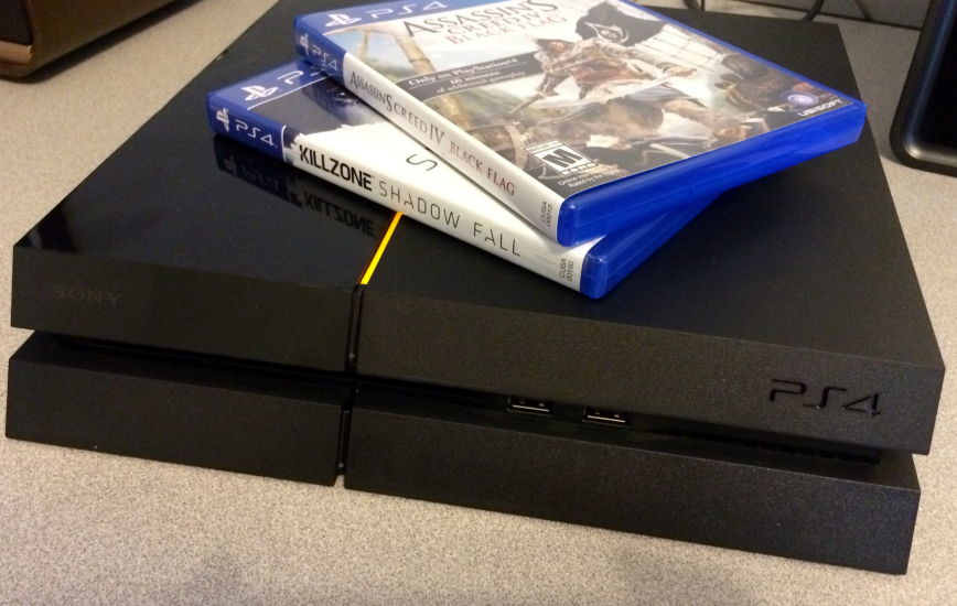 Знакомство с PS4. Установка игр с диска и эксплуатация привода